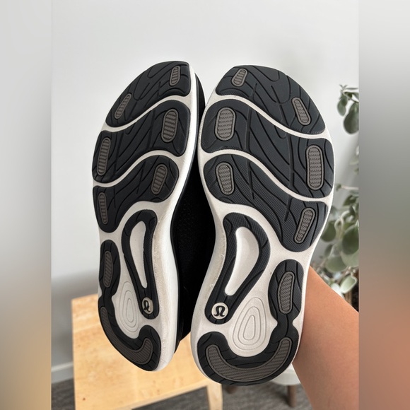 Lululemon Chargefeel Mid Women’s Workout Shoe - Picture 3 of 8